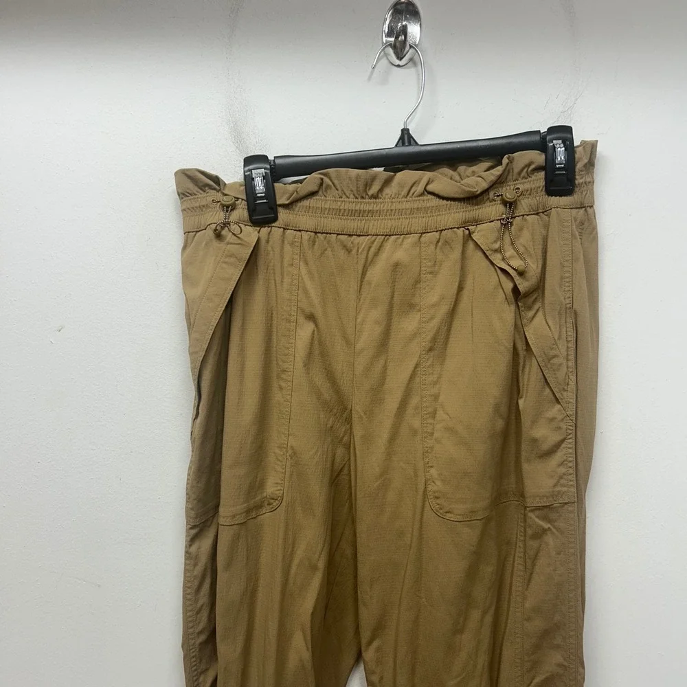 Athleta Trekkie High Rise Parachute Pant Big Sur tan outdoor gorpcore 8 tall - Picture 6 of 15